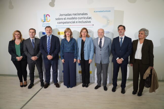 Pilar Alegría destaca que la nueva Ley de  Educación es un reconocimiento al trabajo  de innovación de los docentes para que  ningún alumno quede rezagado