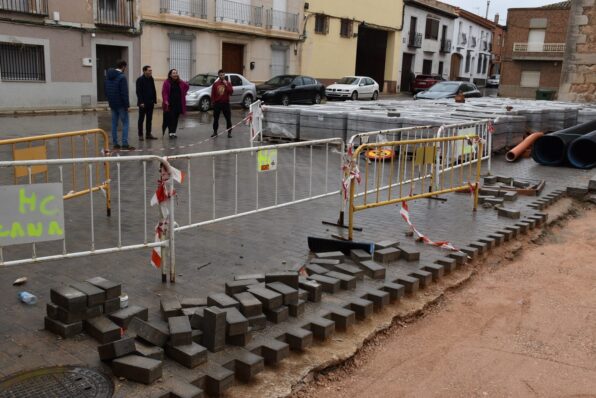 La Diputación de Cuenca colabora con el Ayuntamiento de Fuente de Pedro Naharro en la pavimentación de la plaza