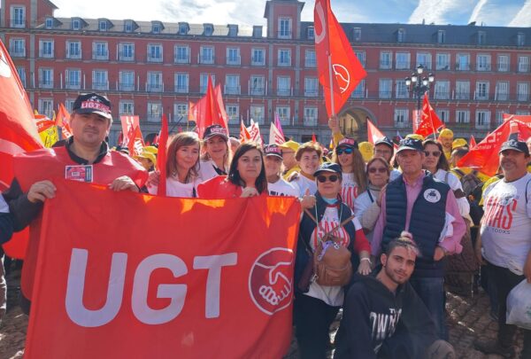 UGT y CCOO exigen repartir unos beneficios generados en buena parte por los trabajadores de este país