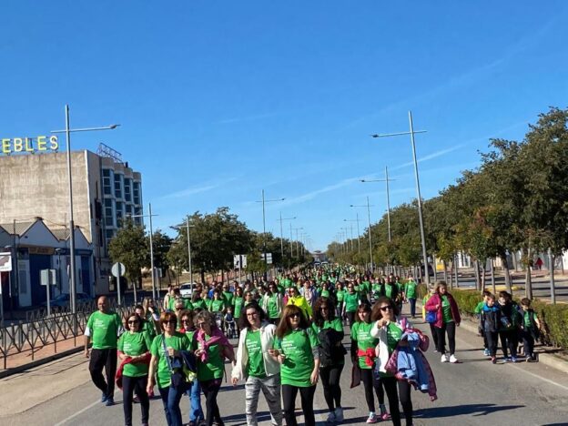 Mas de 650 personas han tomado parte en la VII Marcha contra el Cáncer Infantil,  promovida y organizada por el Colegio Hermanas Mercedarias