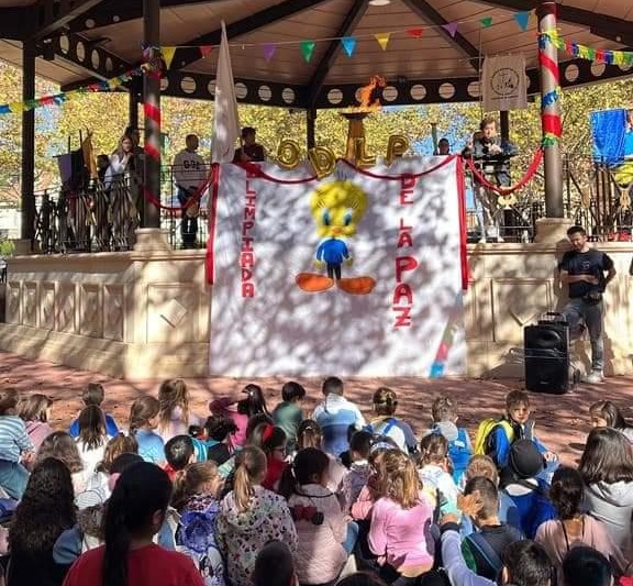 Decenas de niños  y niñas, toman parte en la jornada inaugural de la Olimpiada de la Paz promovida por las parroquias de Tarancón