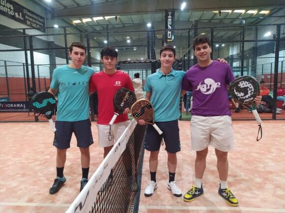 Fran Parra y Guillermo Molina,  (categoría Junior), vencedores del Torneo de Menores de la Federación Madrileña de Padel, disputado Alcalá de Henares.