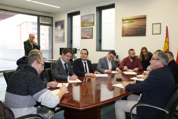 GEACAM y los sindicatos firman el Convenio Colectivo de la empresa, un acuerdo histórico que beneficia a la totalidad de la plantilla, cerca de 2.800 trabajadoras y trabajadores