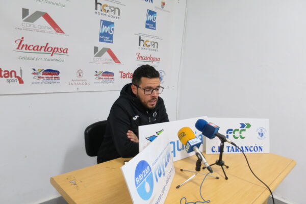 Jorge Cañete, en su regreso al banquillo “Hemos competido con un gran equipo” por lo que “tengo que felicitar a los jugadores por la actitud que mostrado”, Ademas “si lo hacemos asi, podemos plantar cara a cualquiera”