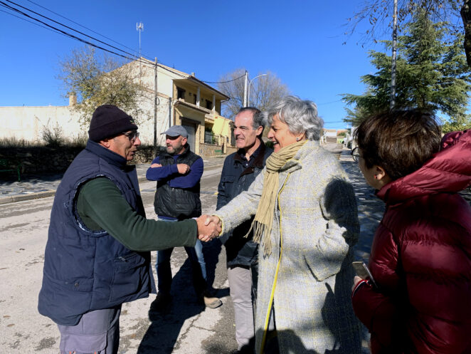 La subdelegada del Gobierno visita los trabajos del Plan Especial de Empleo en Zonas Rurales Deprimidas