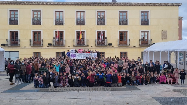 Tarancón se suma al Día Internacional de las personas con discapacidad con un acto institucional en la plaza del Ayuntamiento