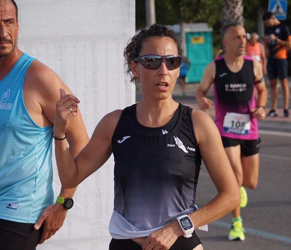 Almudena de la Ossa (Run Faster Juan Carlos de la Ossa) segunda féminas en los 10 km de Aranjuez. Diego Mentrida del CD Atletismo Tarancón, tercero Senior