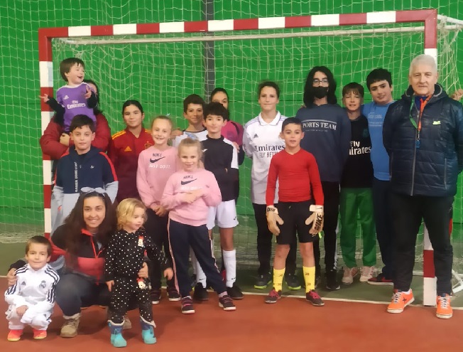 Convivencia deportiva en Carrascosa del Campo para celebrar la Navidad