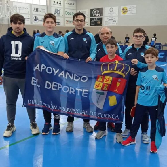 Dacian Alin en Veterano mas de 40 años y Julia de la Ossa Santos en Benjamín Femenino, clasificado para la Fase Nacional de Tenis de Mesa