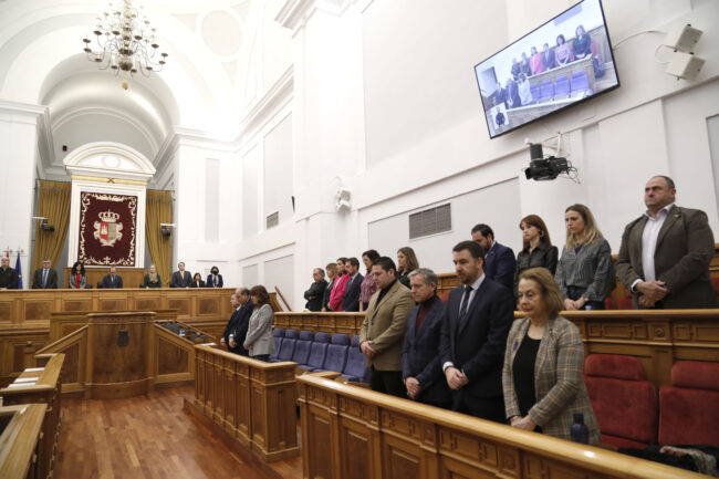 El Pleno arranca con un minuto de silencio por los dos crimenes machistas de Escalona y Piedrabuena