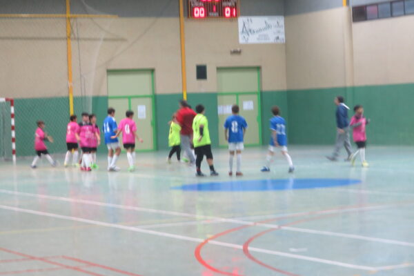 Llegó a tener ventaja en dos ocasiones, pero al final, el líder ( Atlético Almonacid),  se impuso por 6.2 en la liga Regional Juvenil de Fútbol Sala, grupo III al Futsal Tarancon que sigue progresando.