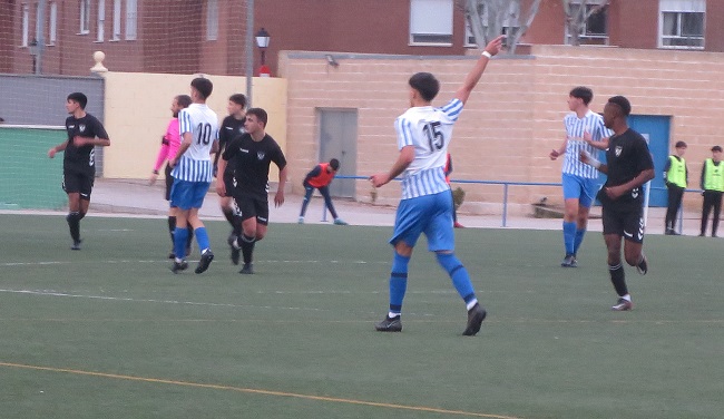 A pesar de las pocas ocasiones de gol, mereció mas el equipo juvenil de la EFB Jesús de la Ossa, en el primer partido del año, ante el CD Torrijos.