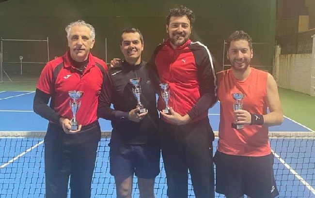 La pareja formada por Javi y Edu, se proclaman  campeones del Torneo de Navidad de Tenis y Fer y Fran en la final de consolación