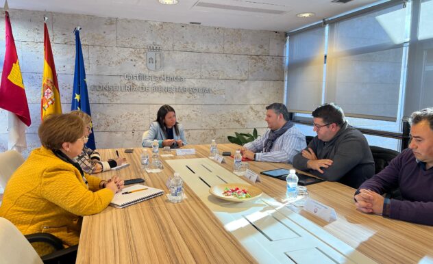 UGT y la consejera de Bienestar Social se reúnen para analizar la situación actual del sector sociosanitario