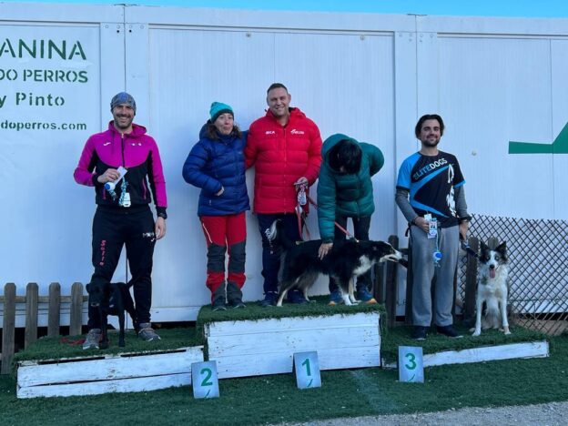 Cinco binomios de Momo Agility Tarancón participan en Pinto (Madrid) en una prueba organizada por el club de la localidad madrileña con un excelente nivel en Agility, superando con éxito las pistas en algunos casos.