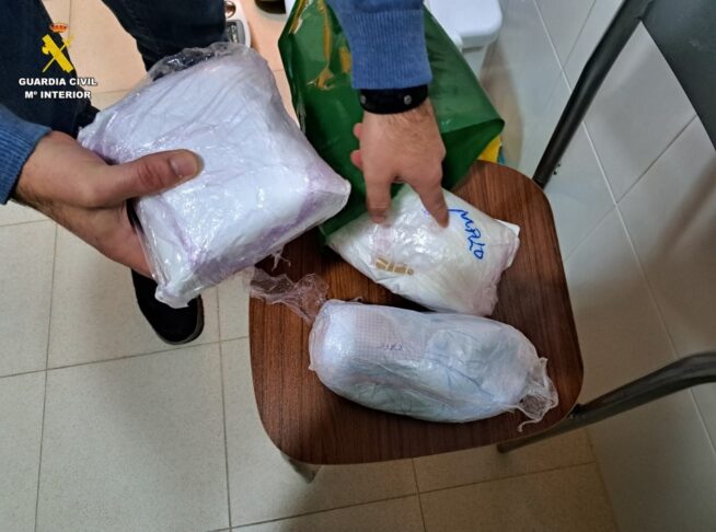La Guardia Civil aprehende casi 2 kilos y medio de cocaína en la Operación Toer de Manzanares