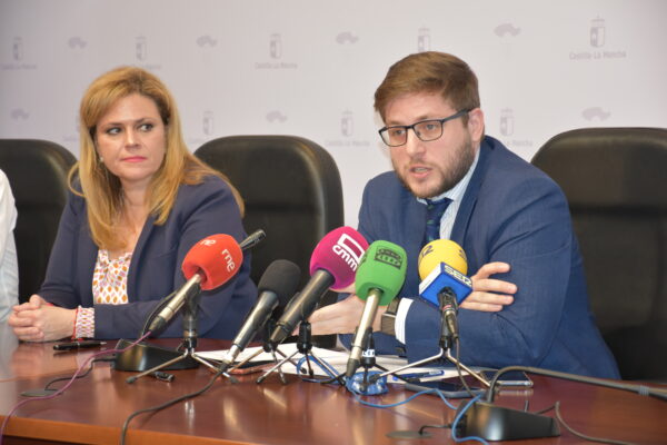 El Gobierno regional reafirma su compromiso de implantar el transporte sensible a la demanda el próximo otoño en la Serranía Baja de Cuenca