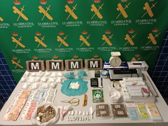 La Guardia Civil localiza un punto de distribución de droga en Tomelloso aprehendiendo casi 6 kg de cocaína lista para su venta