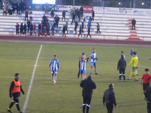 El CD Tarancon no pudo aprovechar su ventaja al descanso y la superioridad numérica en la segunda parte, la falta de puntería privó de la victoria ante el At. Tomelloso