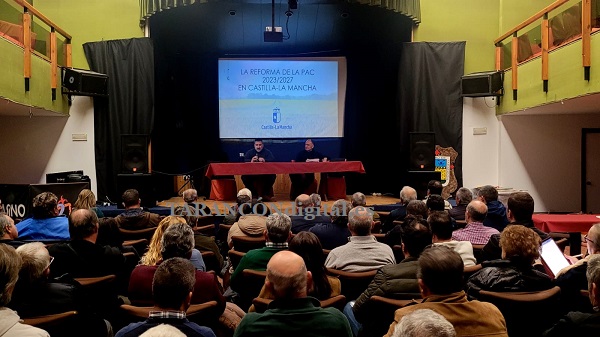 El delegado de agricultura Joaquín Cuadrado explica en Tarancón los aspectos de la nueva PAC