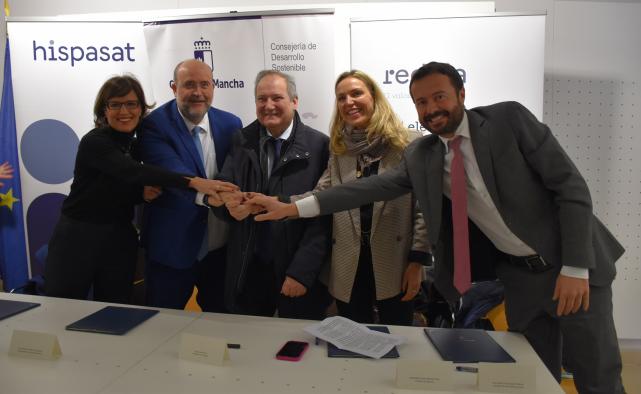 Castilla-La Mancha impulsa el acceso a internet en más 800 localidades afectadas por la despoblación