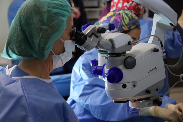 Castilla-La Mancha dota de nuevo equipamiento tecnológico al servicio de Oftalmología del Hospital Universitario de Toledo