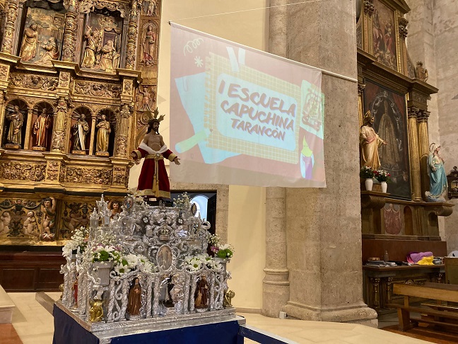Unos 50 niños, acompañados por sus padres , participaban este sábado en la primera jornada de la Escuela Capuchina de Tarancón