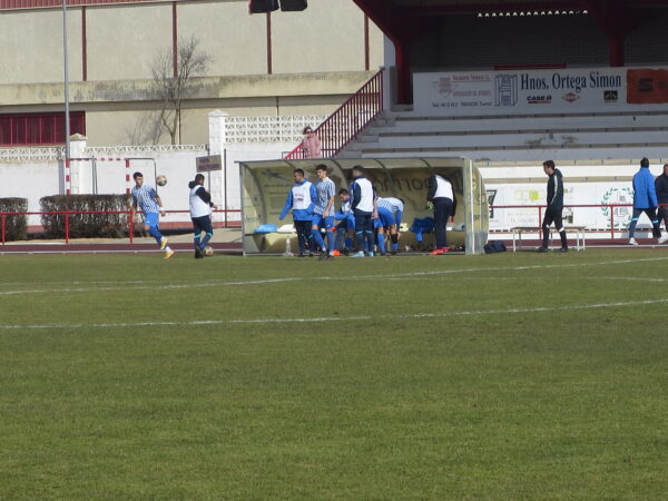 El único resultado válido para el equipo Promesas de la EFB Jesús de la Ossa, en estos momentos es ganar, sobre todo en casa para mantener las opciones de permanencia en el Primera Autonómica Grupo IV