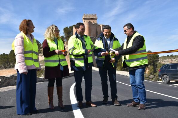 La Diputación de Cuenca invierte 230.000 euros en mejorar la CUV-8033 que sirve de entrada al turístico municipio de Alarcón