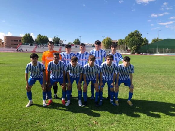 Después de tres jornadas seguidas jugando a domicilio, el equipo Juvenil de la EFB Jesús de la Ossa, en la Liga Nacional vuelve a casa, campo San Isidro recibiendo al CD Illescas FB