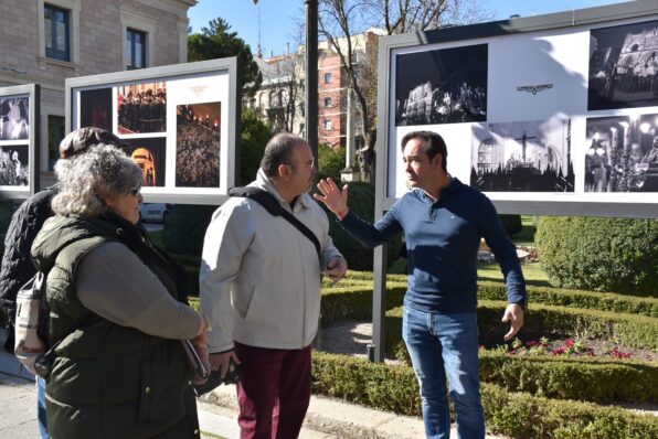 Los jardines de la Diputación de Cuenca acogen ‘Miradas de la Pasión’ con 30 fotografías de la Semana Santa conquense