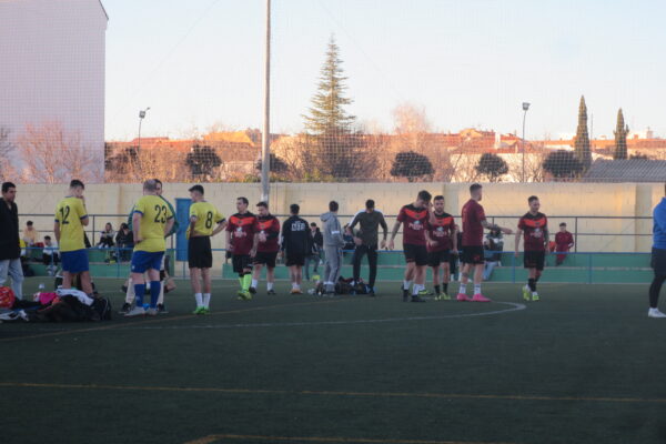 Hasta la ultima jornada, no se decidirá quien es el campeón de la Liga Local de Fútbol Siete Memorial David Gómez de Tarancón