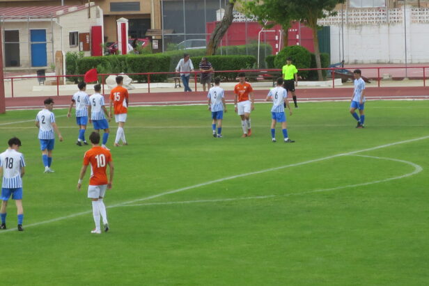 2-1 Hasta los últimos minutos no se definió el partido, entre la EFB Jesús de la Ossa y el CD EF Albacer de la liga Nacional Juvenil, con final accidentado