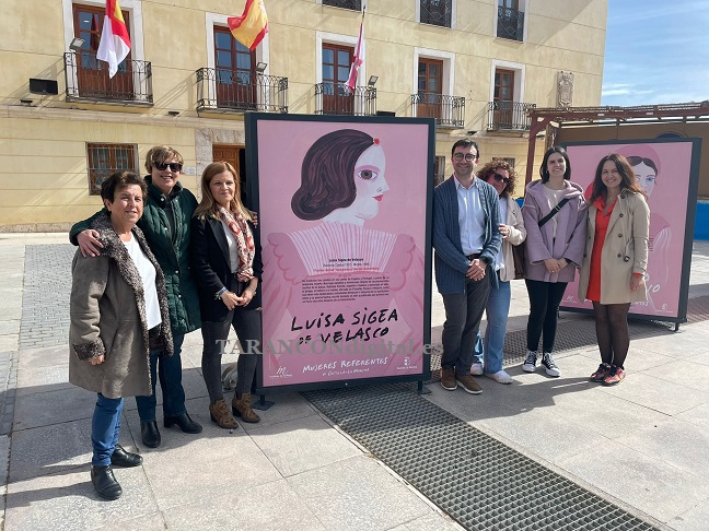 La Exposición de paneles  «Mujeres Referentes de Castilla La Mancha» en la Plaza del Ayuntamiento hasta el 14 de mayo