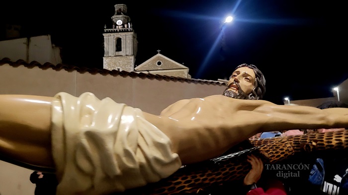 Vía Crucis de los Jóvenes en Tarancón con una multitudinaria participación de fieles