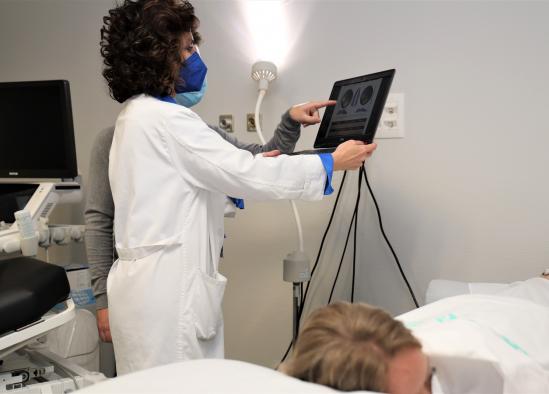 El Hospital Universitario de Toledo estudia la aplicación de Inteligencia Artificial en el nuevo dispositivo MammoWave para la detección precoz de cáncer de mama