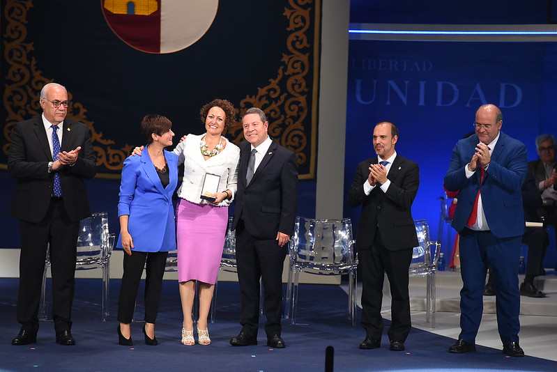 Ana Céspedes y Rafael de Lorenzo García resaltan su “orgullo” y “responsabilidad” por la Medalla de Oro de una tierra que “llevan dentro”