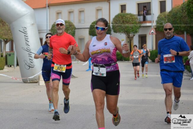 María Jesús Algarra repite victoria en féminas y Juan Jesús Reca vence en categoría masculina en el duatlón de El Provencio