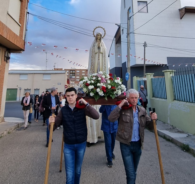 El barrio de San Víctor y Santa Corona de Tarancón celebra hoy su día grande, este sábado se celebraba la procesión de las Antorchas de Ntra. Sra. de Fátima