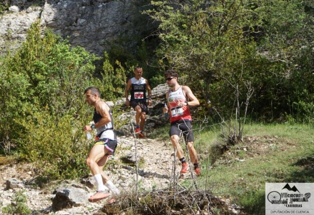 Javier Triguero y Miriam Obispo se imponen en la exigente subida a Peñalba de Valdemeca