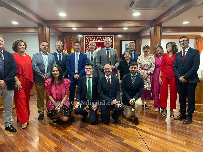 Hoy ha quedado constituida la nueva corporación en el Ayuntamiento de Tarancón, una sesión repleta de público con la asistencia de Paloma Jimenez Diputada en las cortes