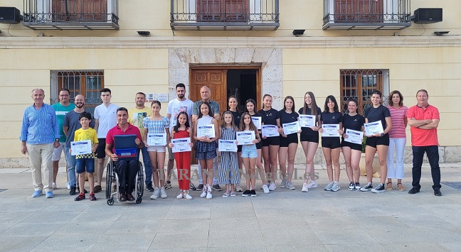 “Es un orgullo que llevéis el nombre de Tarancon, donde competís” ha dicho el Alcalde Jose Manuel Lopez Carrizo en el nuevo acto de reconocimiento a deportistas destacados de Tarancon.