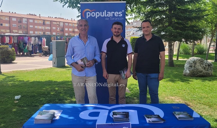 El PP de Tarancón continúa su campaña de información sobre el voto por correo hoy en el mercadillo municipal