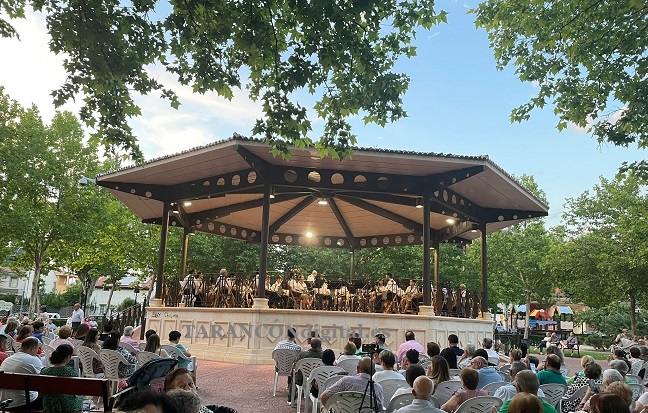 Brillante concierto de verano de la Agrupación Musical Ntra. Sra. de Riánsares en el Parque María Cristina