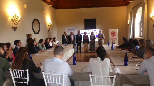 Ceoe Cepyme Cuenca, Cáritas Diocesana de Cuenca y Fundación Ceoe reúnen a cerca de 30 personas para informar sobre el proyecto Emplea.lab