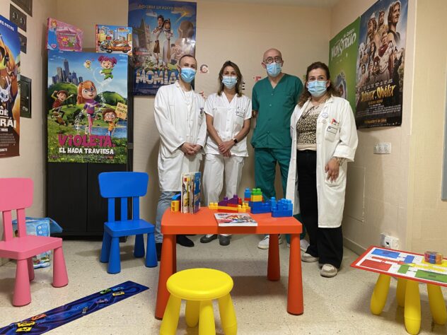 El Hospital de Cuenca habilita una sala de espera infantil en las consultas de Alergia gracias a los alumnos del IES “Fernando Zóbel”