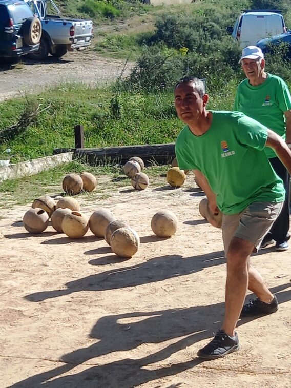 Buenache de la Sierra repite victoria en la segunda jornada del XV Circuito de Bolos