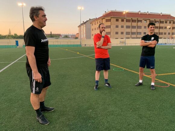 Con la incorporación de Víctor Justo a la dirección técnica del equipo Juvenil B, para formar tándem con Francisco Moreno “Kiko” en liga provincial, la EFB Jesús de la Ossa, cierra los banquillos de los equipos  federados.