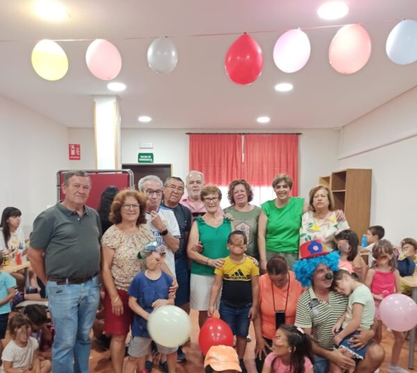 El Ayuntamiento de Tarancón se ha sumado hoy a las actividades intergeneracionales celebradas en el Centro de Mayores