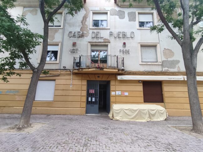 UGT Albacete condena el acto vandálico contra la bandera LGTBI de su sede en Almansa